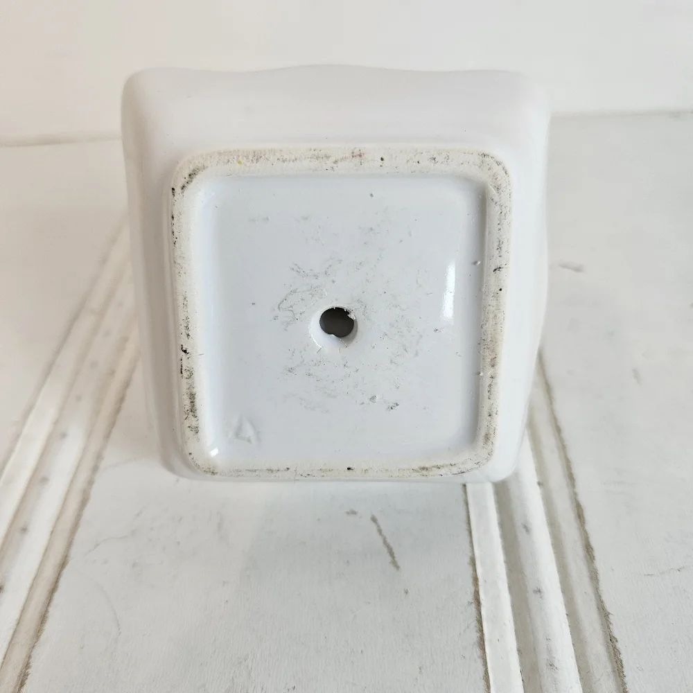 White Ceramic Bird Ring Holder Gold Trim Jewelry Dish Vanity Decor